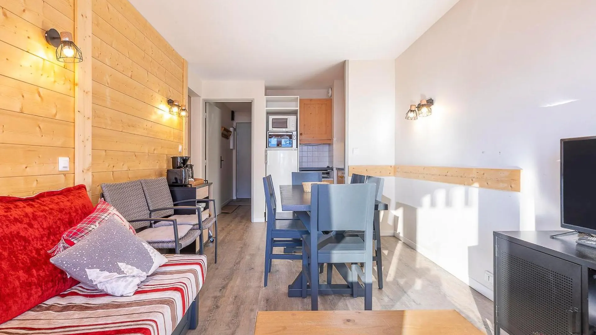 Appartement 3 Pieces Renove, Au Pied Des Pistes, 7 Pers., Balcon, Wifi, Proche Commerces - Fr-1-314-136 アヴォリアズ アパート
